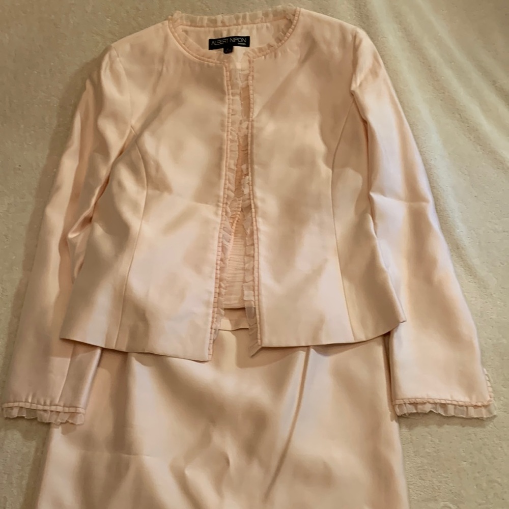 Albert Nipon Lt. Pink suit Sz.4 w/ fab Bustiers